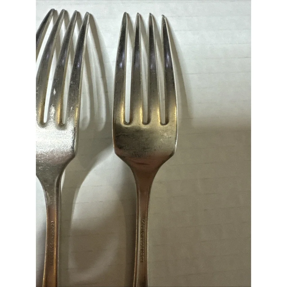 Oneida Community Silverplate 1917 Adam Salad Forks (2)‎
